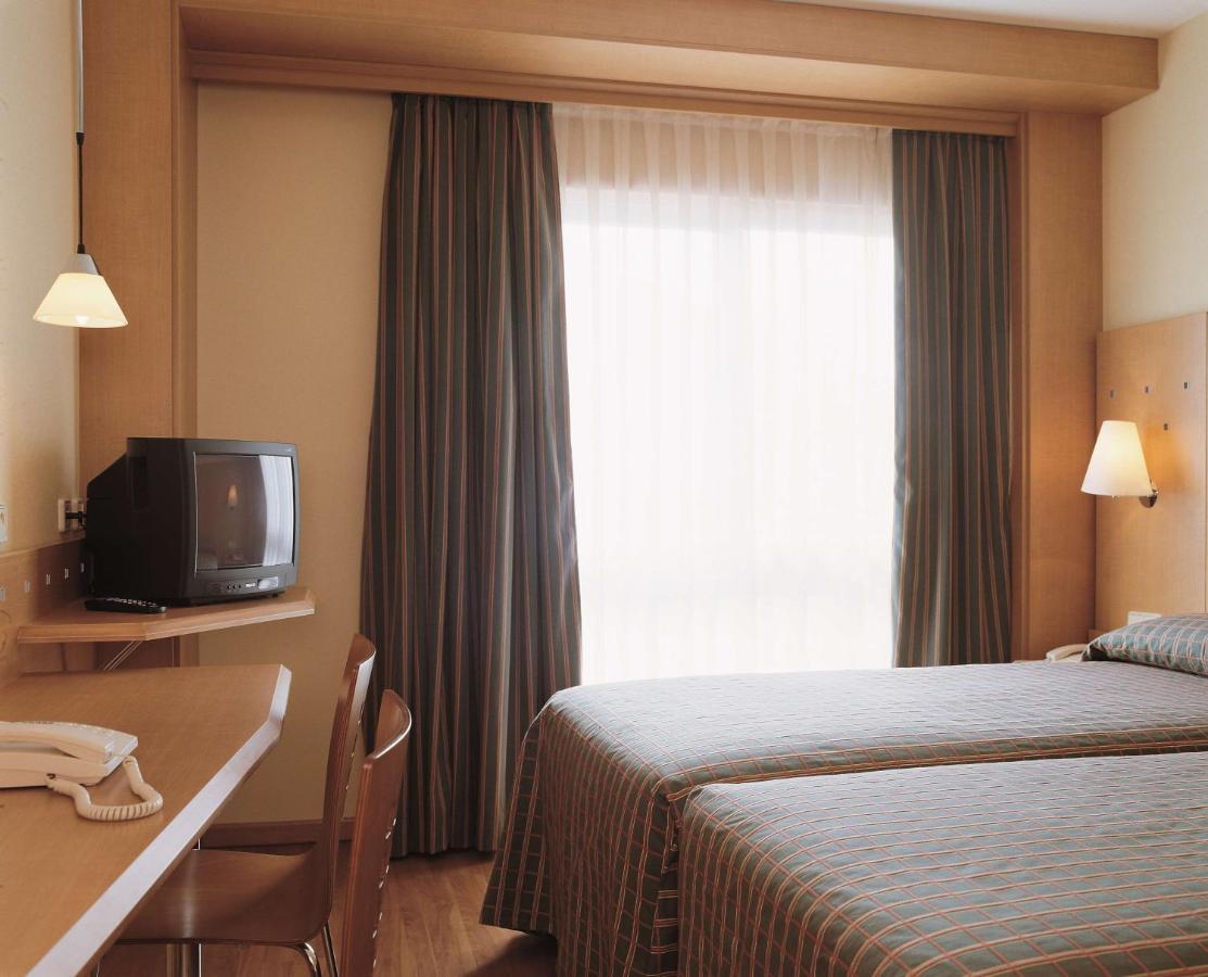 NH Leganes Hotel Bagian luar foto