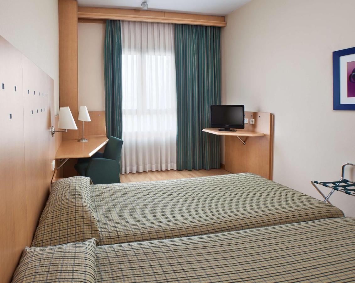 NH Leganes Hotel Bagian luar foto
