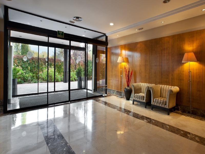 NH Leganes Hotel Bagian luar foto