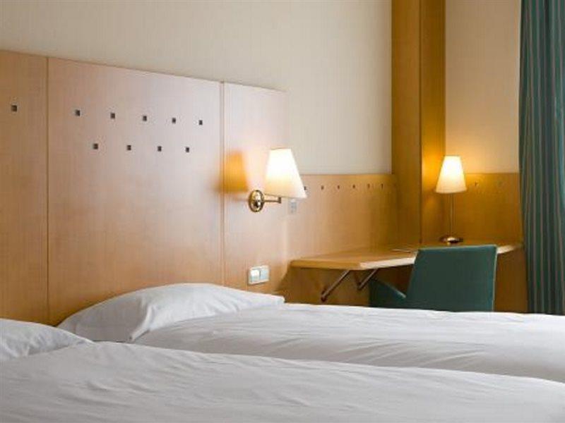 NH Leganes Hotel Bagian luar foto