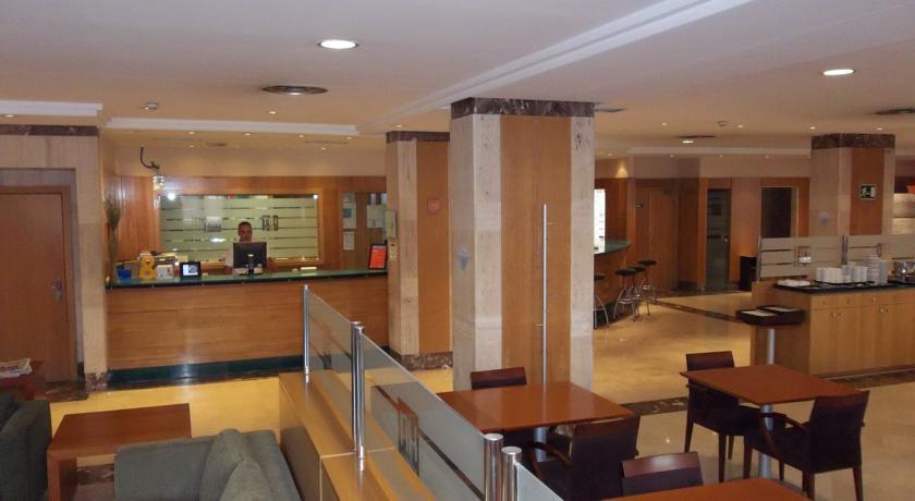 NH Leganes Hotel Bagian luar foto