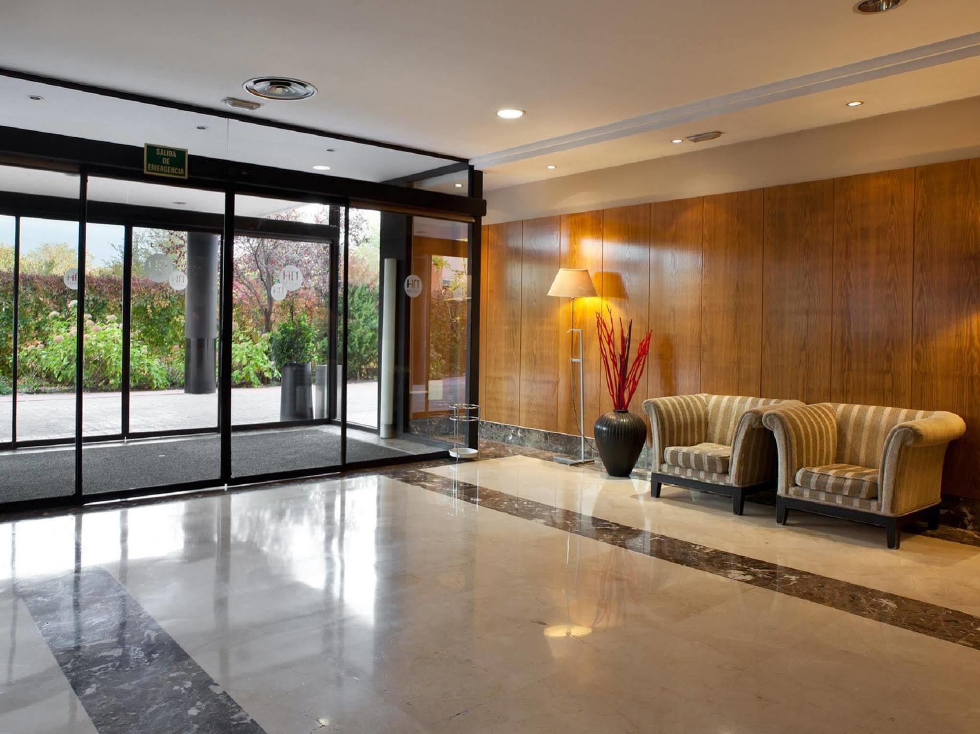 NH Leganes Hotel Bagian luar foto